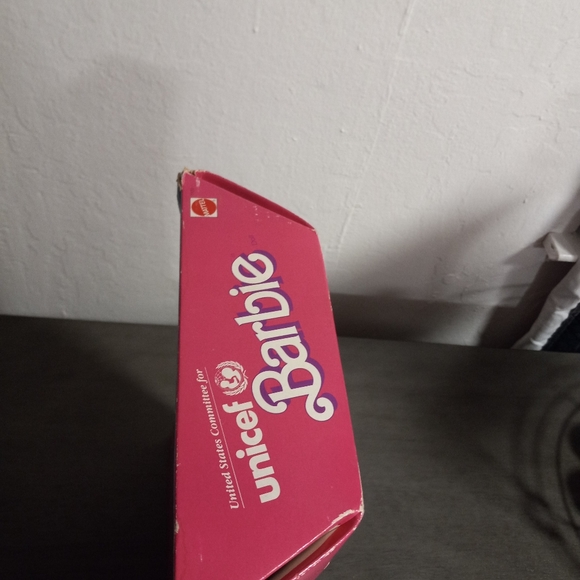 1989 Unicef Barbie No.1920 - Picture 3 of 7